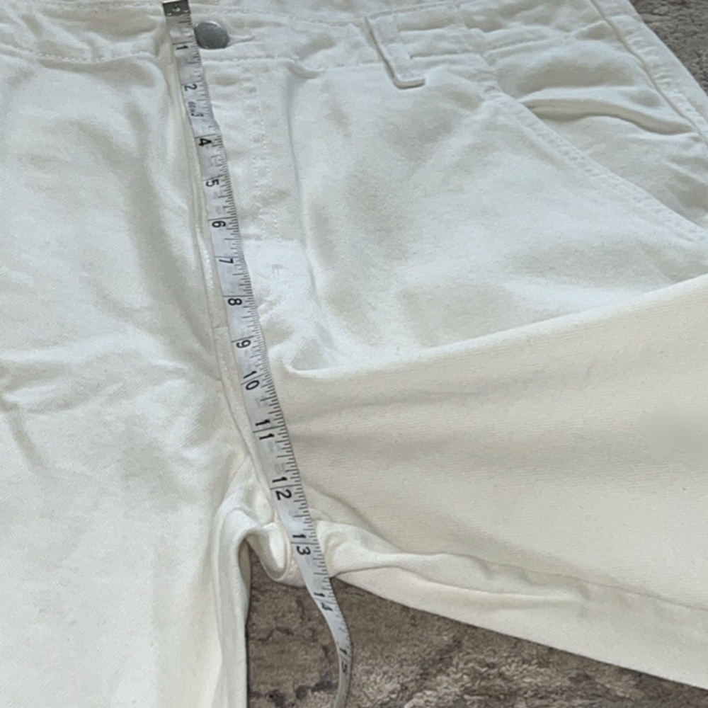 Universal Thread  NWT White Cargo Pants, Boyfriend Fit 18" waist - Picture 7 of 7